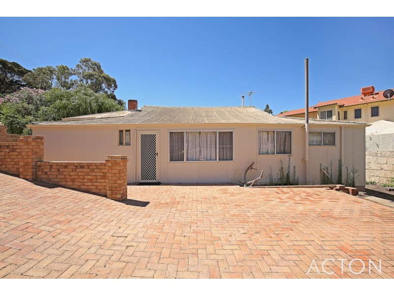 3 Hill Street, Halls Head WA 6210