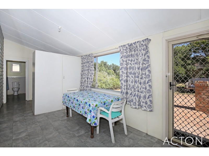 3 Hill Street, Halls Head WA 6210