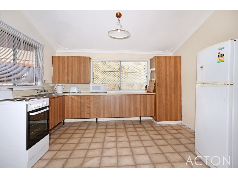 3 Hill Street, Halls Head WA 6210