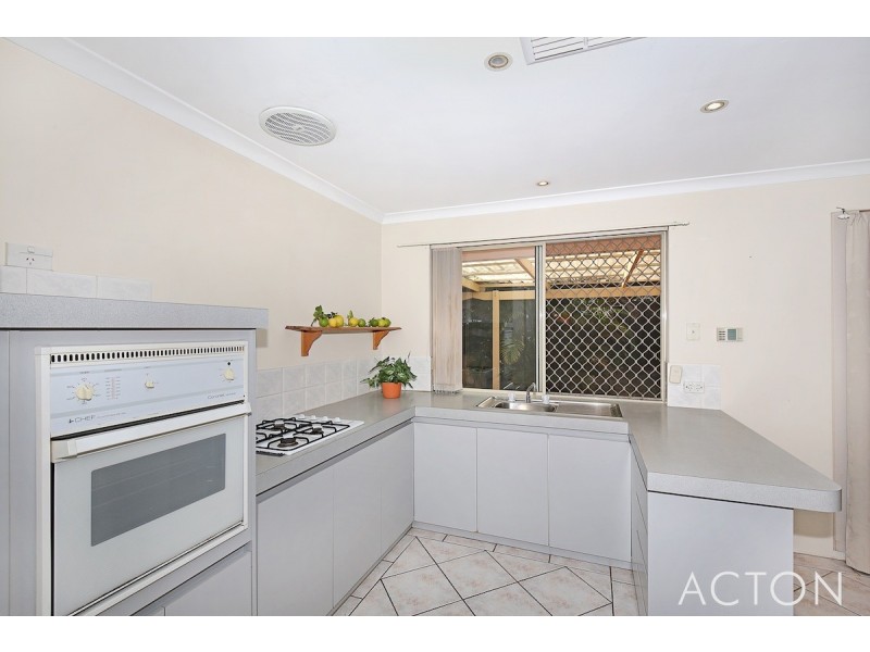 11b Malabor Mews, Halls Head WA 6210