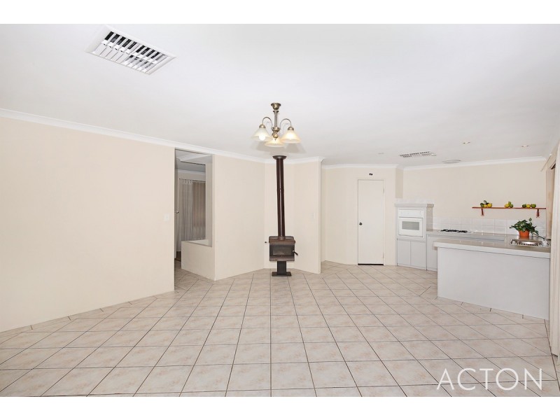 11b Malabor Mews, Halls Head WA 6210