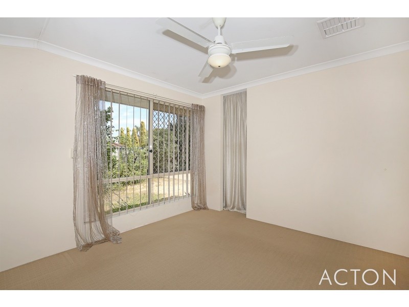 11b Malabor Mews, Halls Head WA 6210