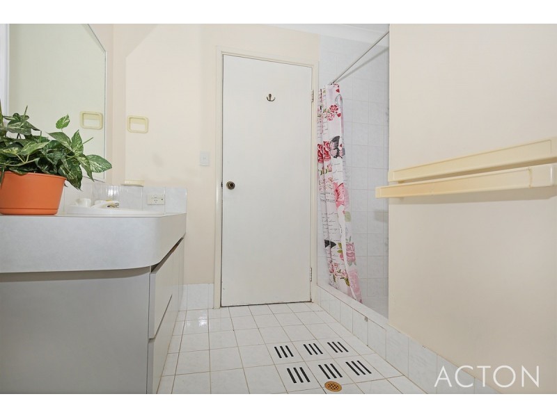 11b Malabor Mews, Halls Head WA 6210