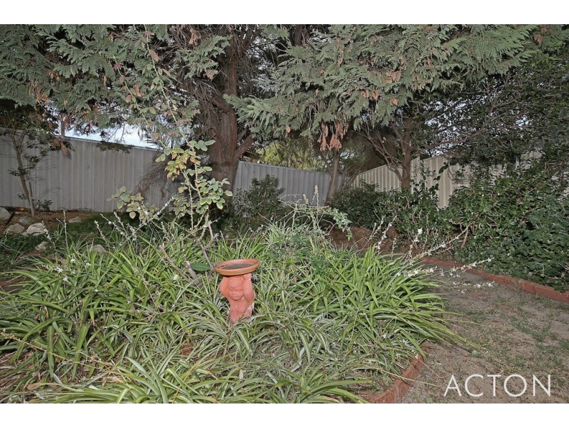 11b Malabor Mews, Halls Head WA 6210