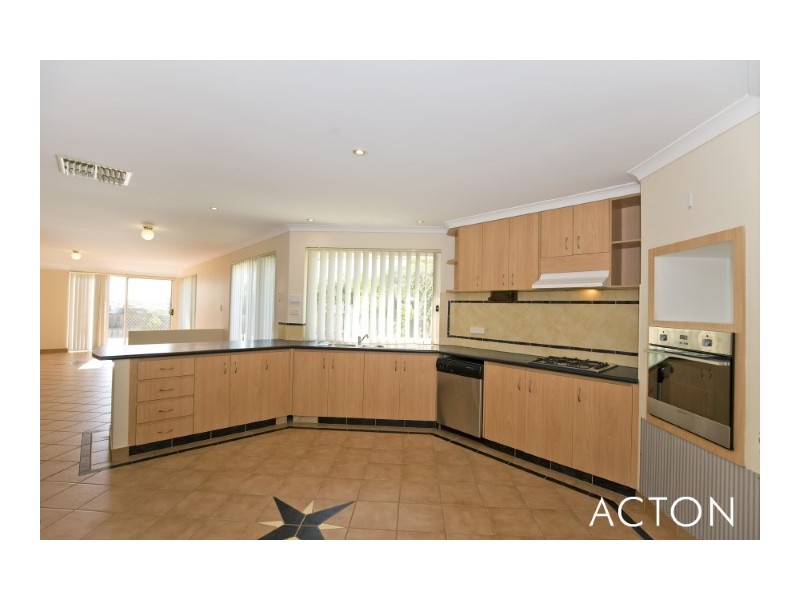 8 The Ridge, Halls Head WA 6210