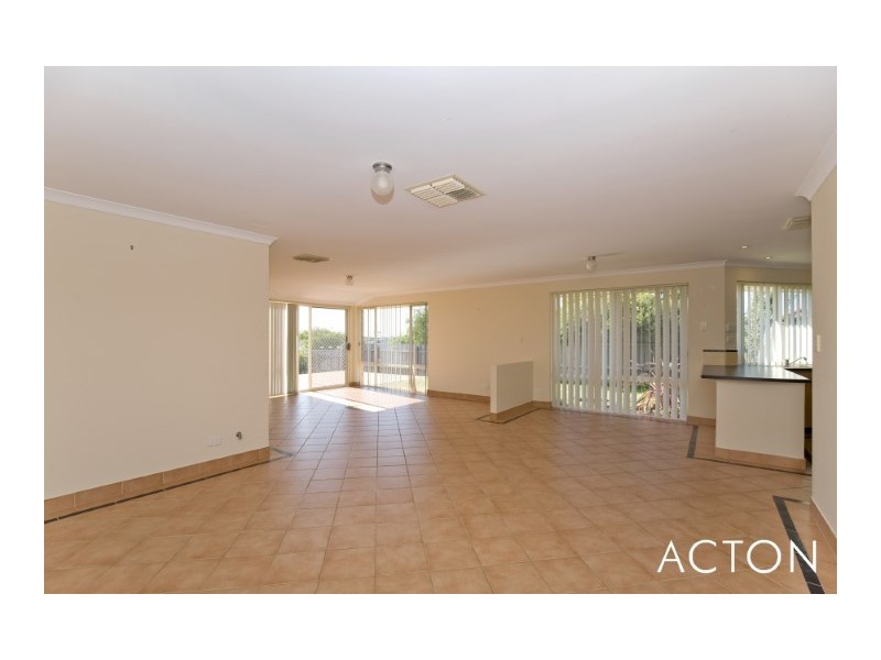 8 The Ridge, Halls Head WA 6210