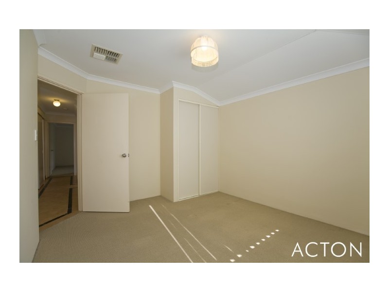 8 The Ridge, Halls Head WA 6210