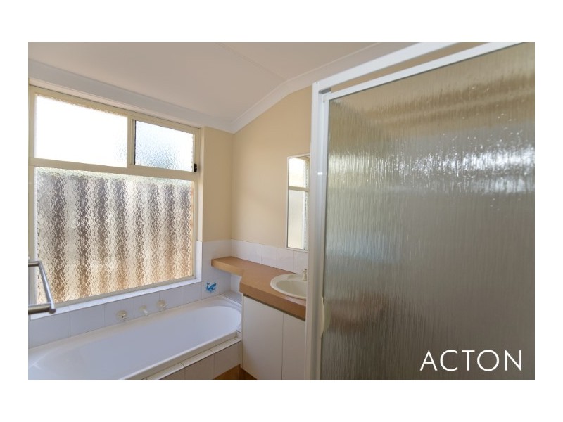 8 The Ridge, Halls Head WA 6210