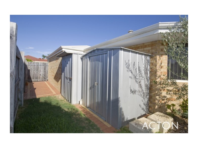 8 The Ridge, Halls Head WA 6210