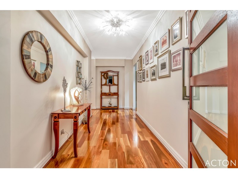 31 Erins Isle, Dudley Park WA 6210