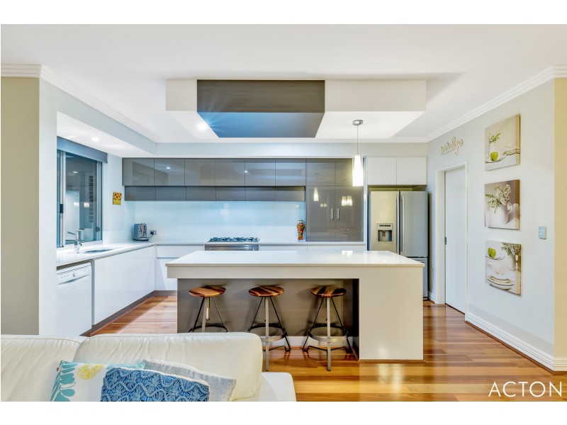 31 Erins Isle, Dudley Park WA 6210