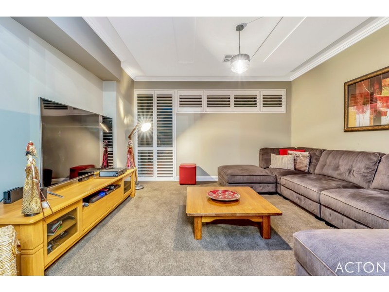 31 Erins Isle, Dudley Park WA 6210