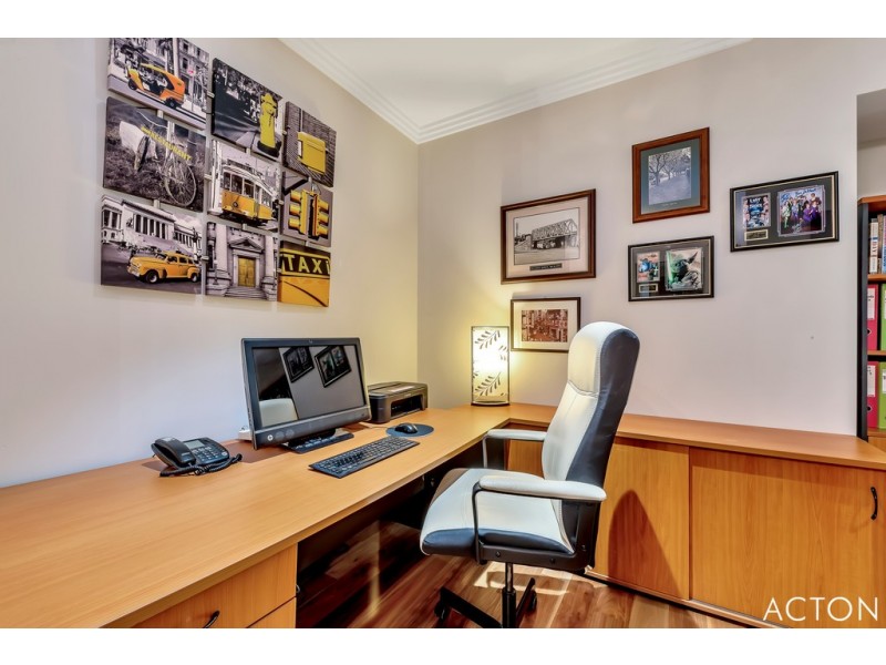 31 Erins Isle, Dudley Park WA 6210