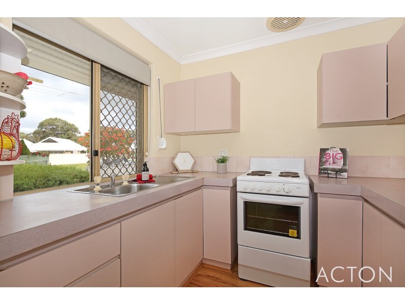 27 Kookaburra Drive, Greenfields WA 6210