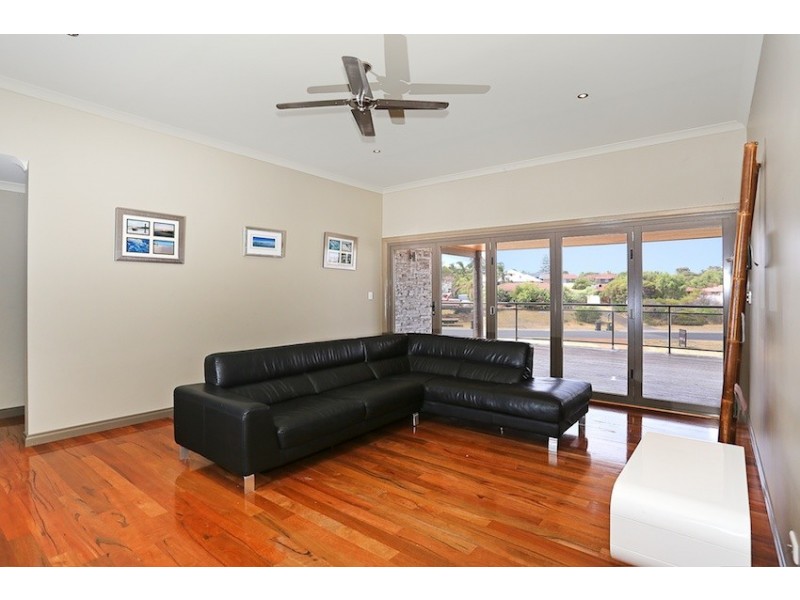76A Janis Street, Halls Head WA 6210