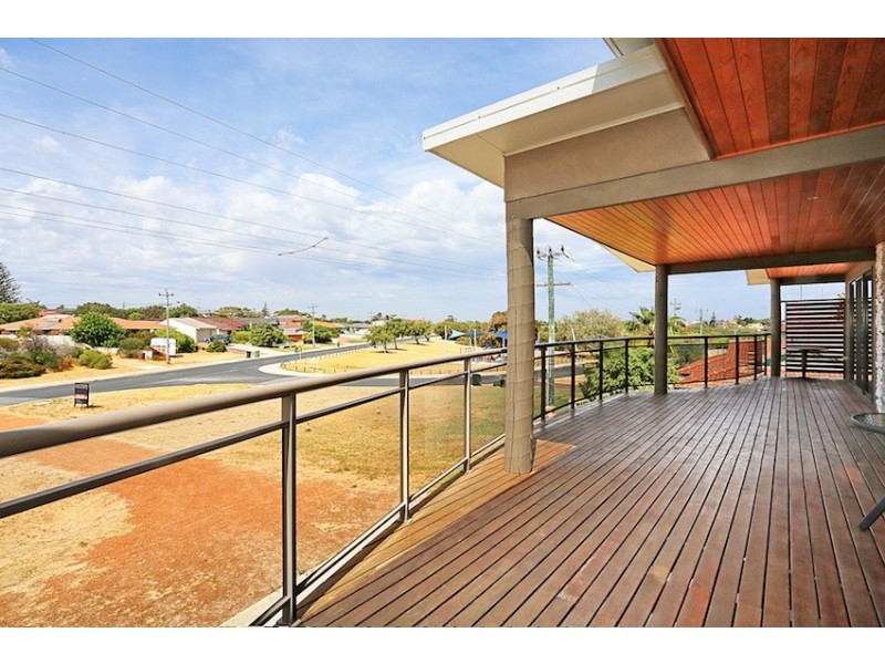 76A Janis Street, Halls Head WA 6210