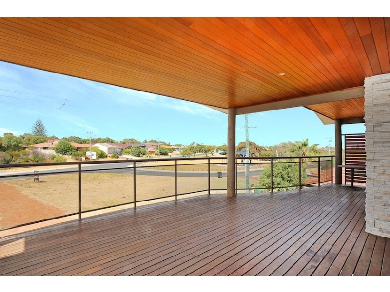 76A Janis Street, Halls Head WA 6210