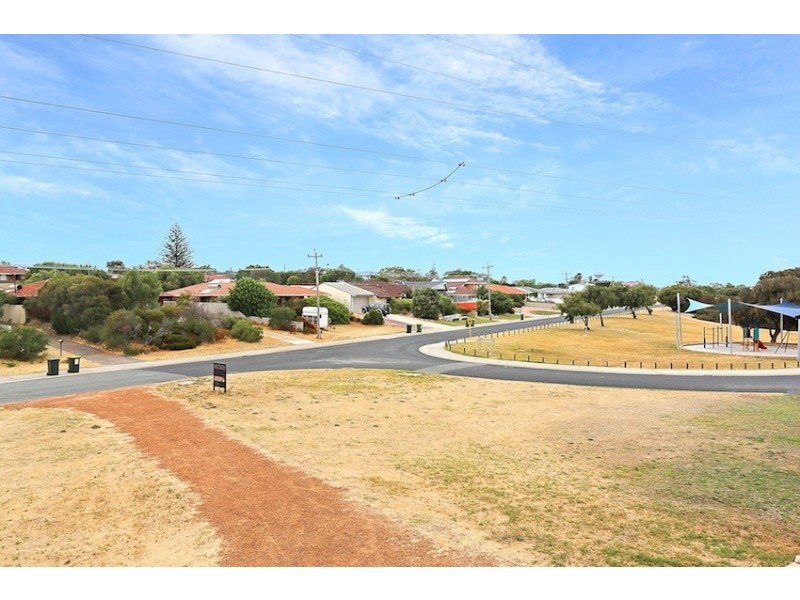 76A Janis Street, Halls Head WA 6210