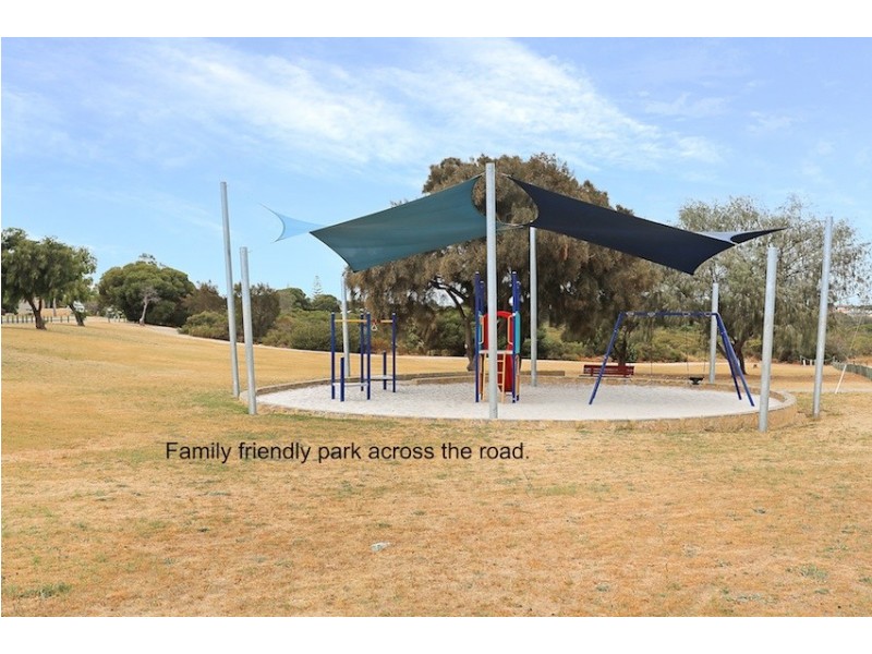 76A Janis Street, Halls Head WA 6210