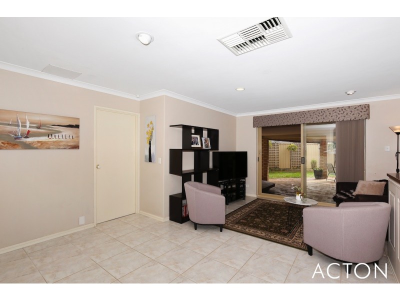 1/12 Kestrel Close, Halls Head WA 6210