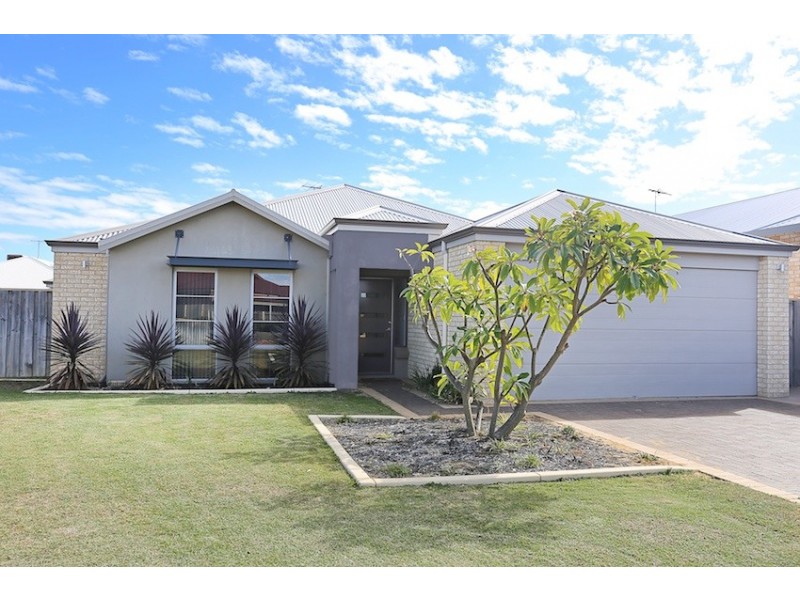 24 Marsdenia Road, Halls Head WA 6210