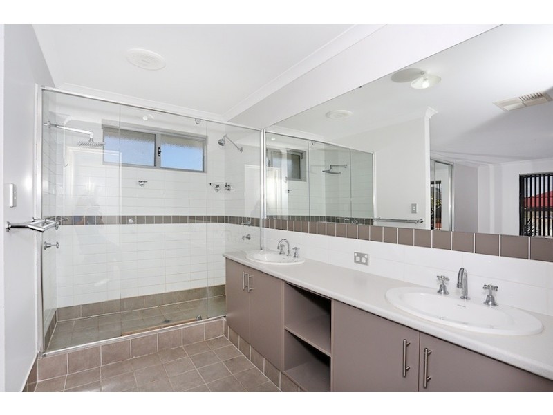 24 Marsdenia Road, Halls Head WA 6210