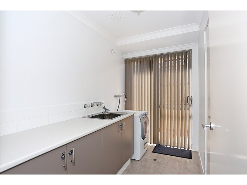 24 Marsdenia Road, Halls Head WA 6210