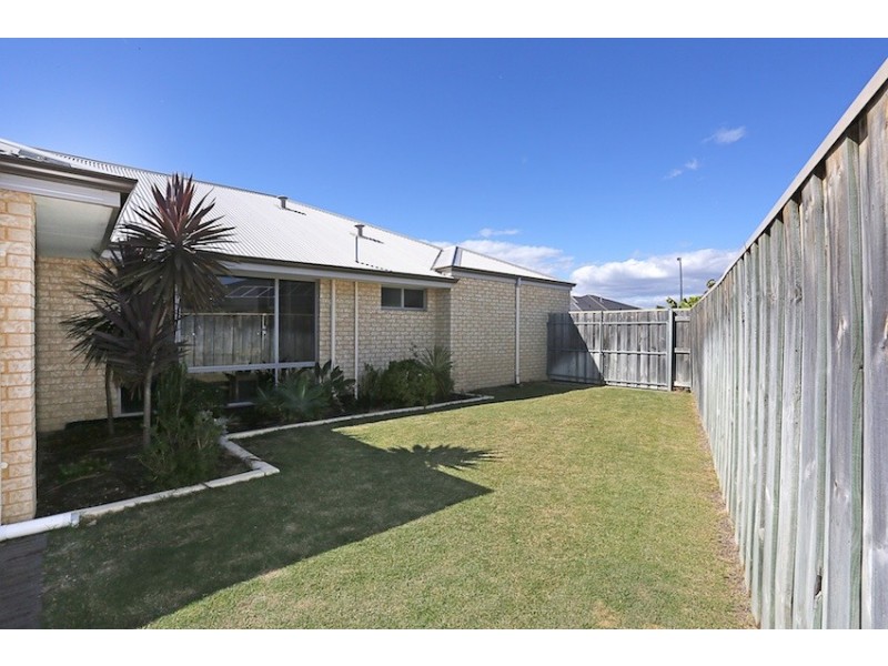 24 Marsdenia Road, Halls Head WA 6210