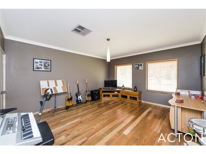 64 Rangeview Loop, Serpentine WA 6125