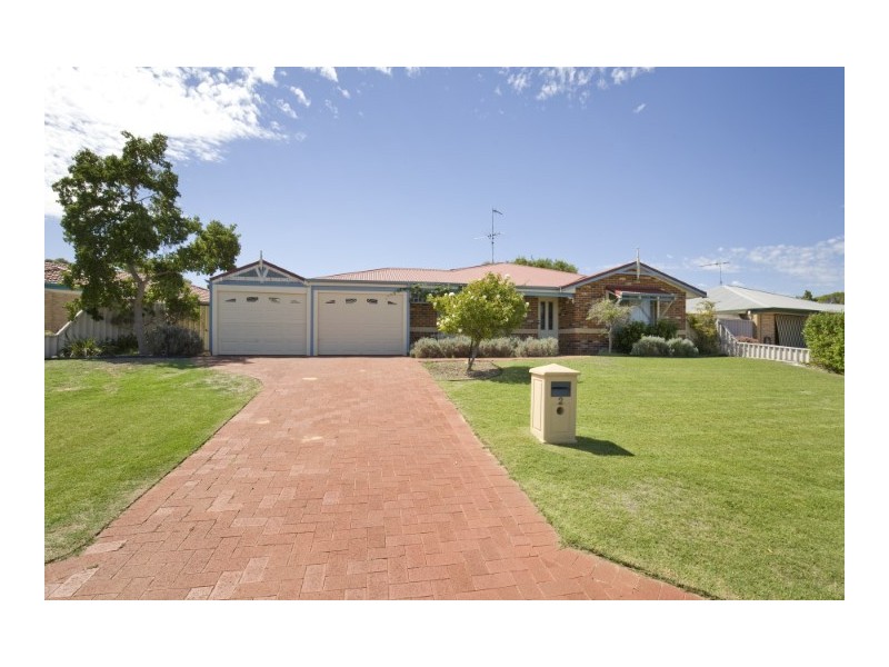 2 Sunderland Close, Greenfields WA 6210