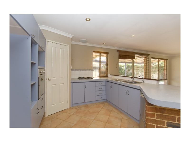 2 Sunderland Close, Greenfields WA 6210