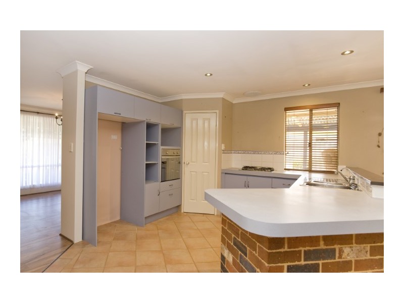 2 Sunderland Close, Greenfields WA 6210