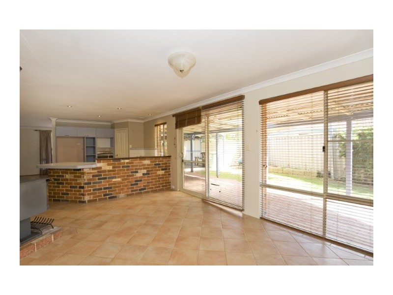 2 Sunderland Close, Greenfields WA 6210