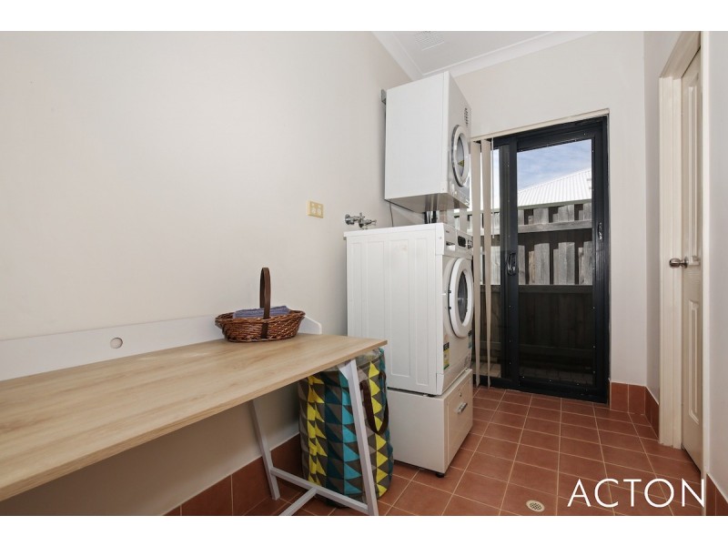 58 Quandong Parkway, Halls Head WA 6210