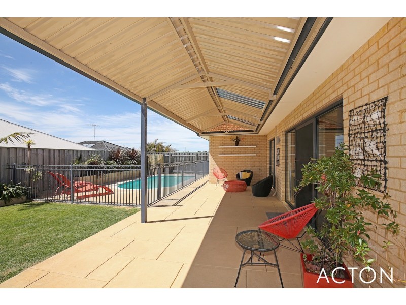 58 Quandong Parkway, Halls Head WA 6210