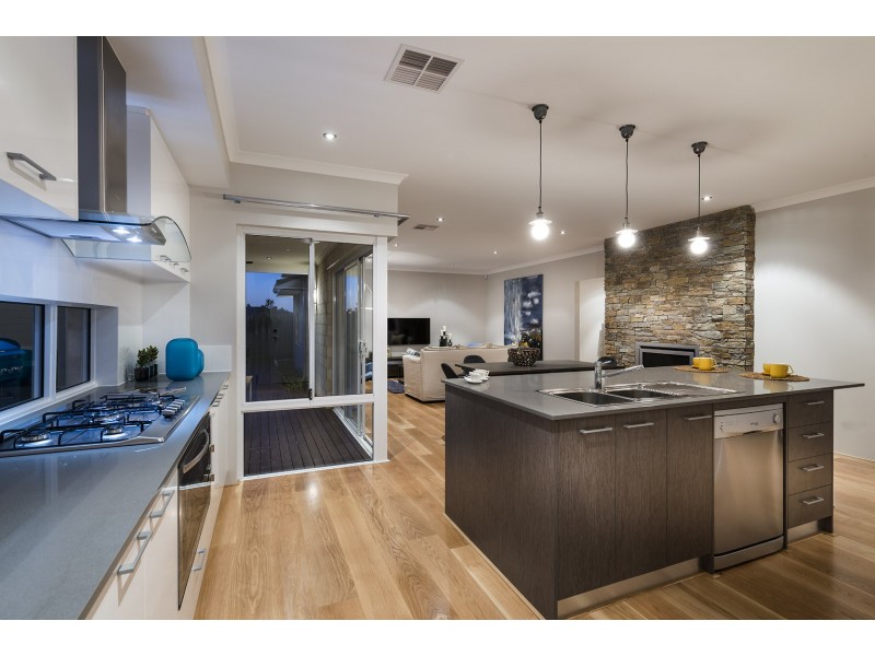 3 Dutton Gardens, South Yunderup WA 6208