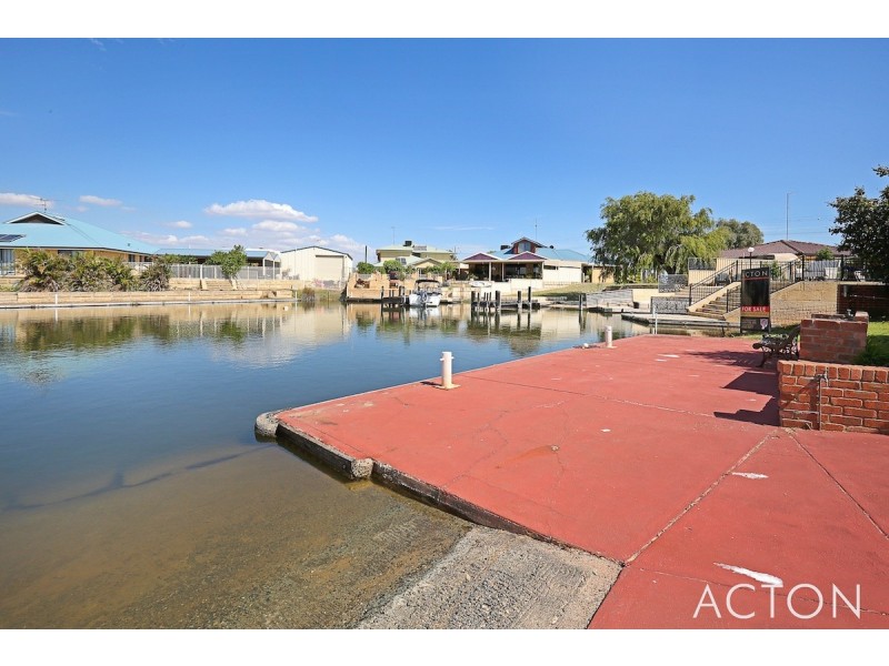 4 Oomoo Place, South Yunderup WA 6208