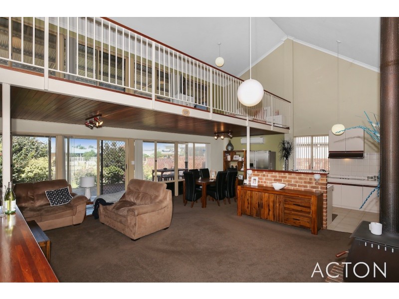 4 Oomoo Place, South Yunderup WA 6208