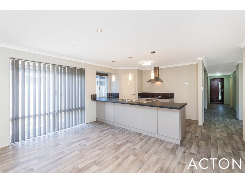 12 Carey Street, Pinjarra WA 6208