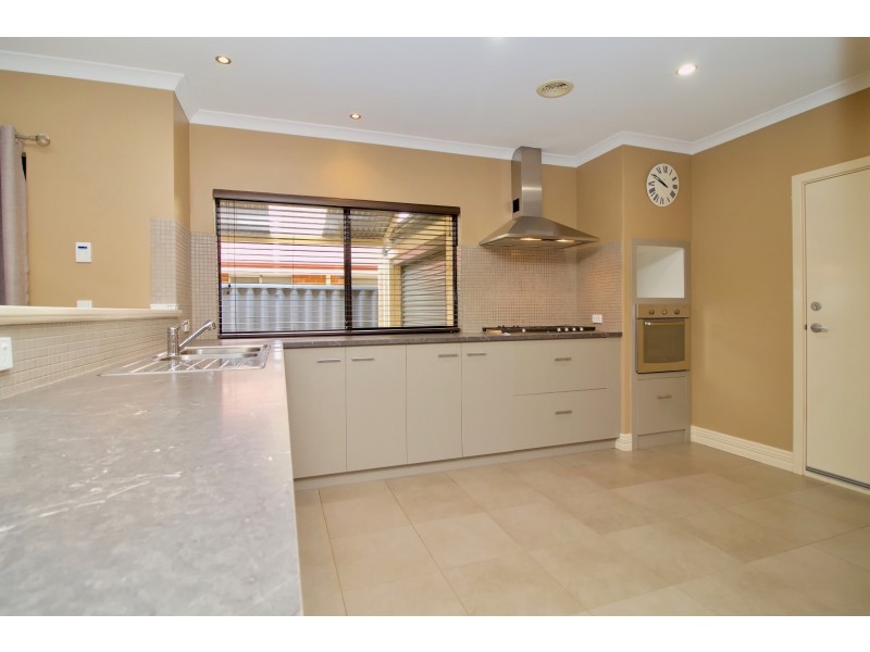 8 Lomandra View, Baldivis WA 6171