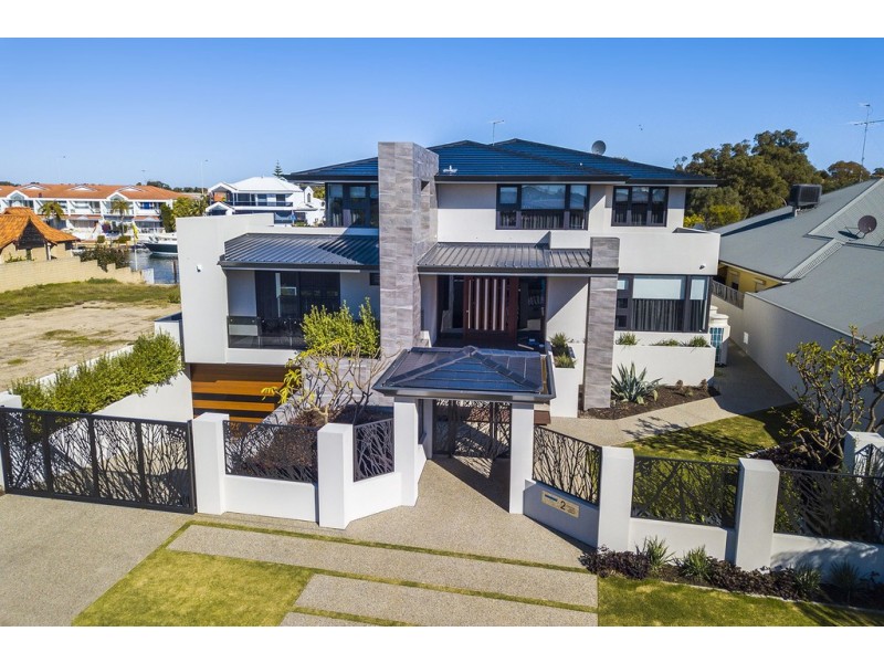 2 Cambria Island Retreat, Halls Head WA 6210