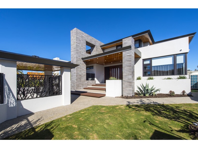 2 Cambria Island Retreat, Halls Head WA 6210