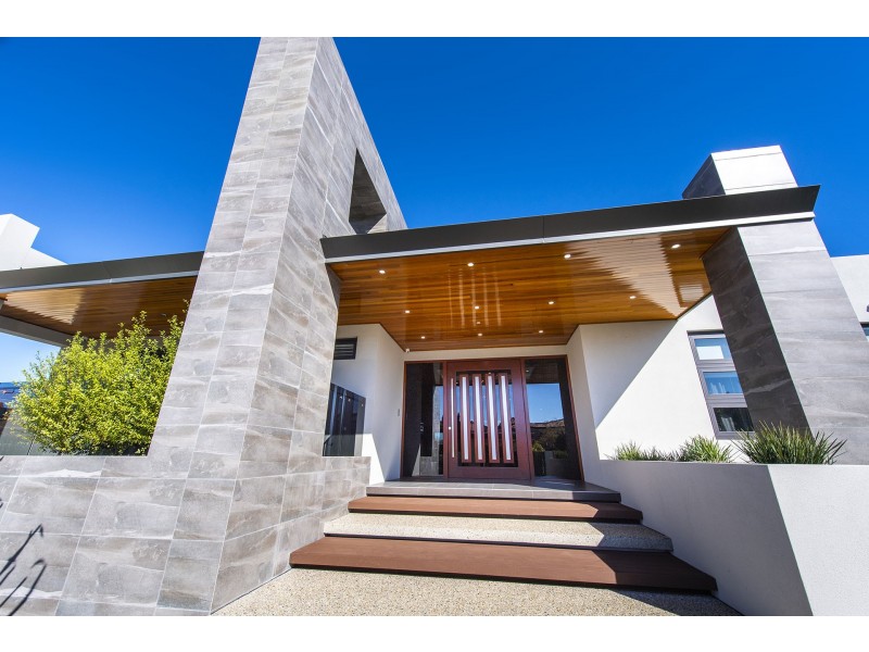 2 Cambria Island Retreat, Halls Head WA 6210