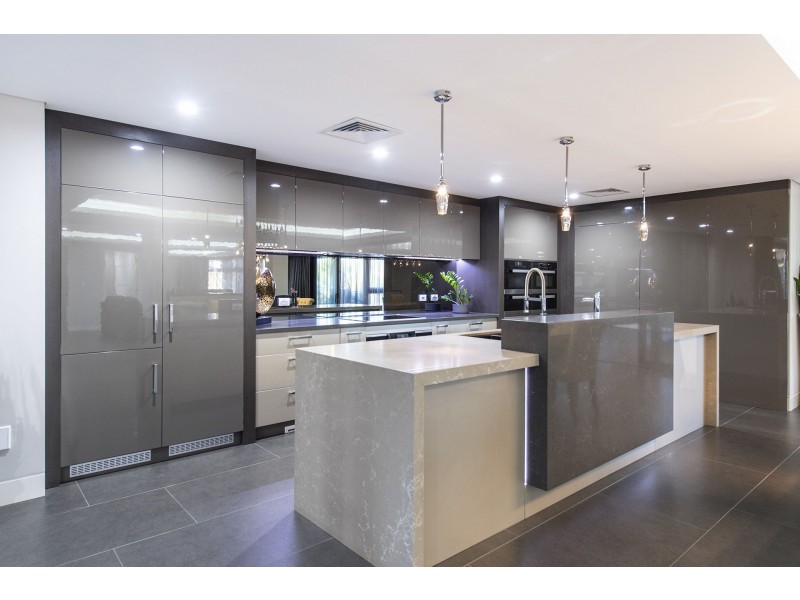 2 Cambria Island Retreat, Halls Head WA 6210