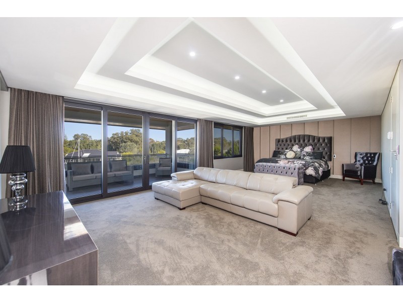 2 Cambria Island Retreat, Halls Head WA 6210