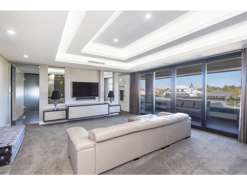 2 Cambria Island Retreat, Halls Head WA 6210