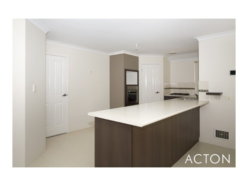 11 Tandure Heights, Lakelands WA 6180