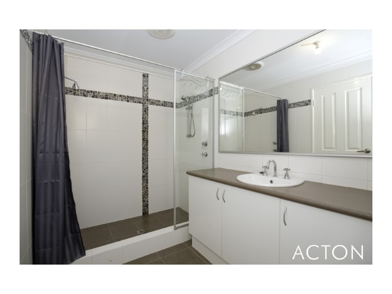 11 Tandure Heights, Lakelands WA 6180