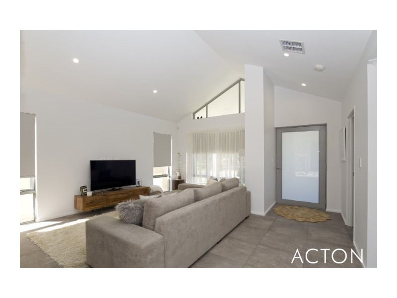 88 Murray River Drive, South Yunderup WA 6208