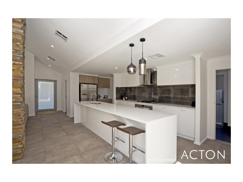 88 Murray River Drive, South Yunderup WA 6208